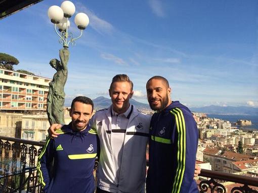 From left to right: Swansea midfielder Leon Britton alongside Lee and Swans skipper Ashley Williams. Photo: @LeeTrundle10